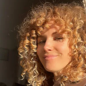 Mercadona arrasa con los 9 productos del método curly para presumir de melena este verano