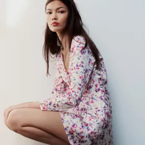 10 vestidos florales de Zara, Mango y H&M que realzarán la silueta este verano: fresquitos y elegantes desde 15 euros