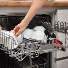 Lave-vaisselle : connaissez-vous l'astuce de la tasse pour réduire votre consommation d'électricité ?
