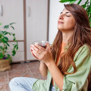 Adiós al picoteo con estas 4 infusiones que te harán controlar el apetito en verano