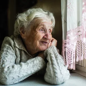 A los 100 años sigue trabajando 6 días a la semana y desvela su secreto para mantener una buena salud