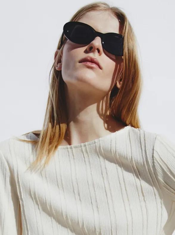 5 pantalones blancos, holgados y elegantes de las rebajas de Sfera que amarán las mujeres de 60 (desde 15,99 €)