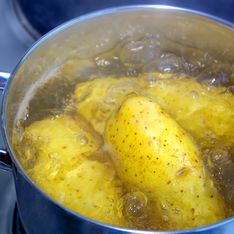 Ne jetez jamais l'eau de cuisson des pommes de terre : c'est en réalité un puissant détergent naturel