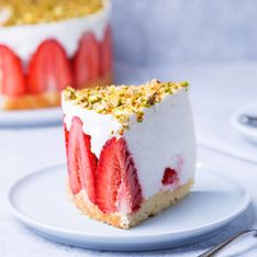 Cette recette de cheesecake aux fraises notée 4,9/5 est parfaite pour réaliser un dessert sans cuisson