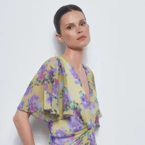 5 vestidos de Pedro del Hierro súper rebajados para mujeres elegantes a partir de 50: juveniles y sientan bien a todas