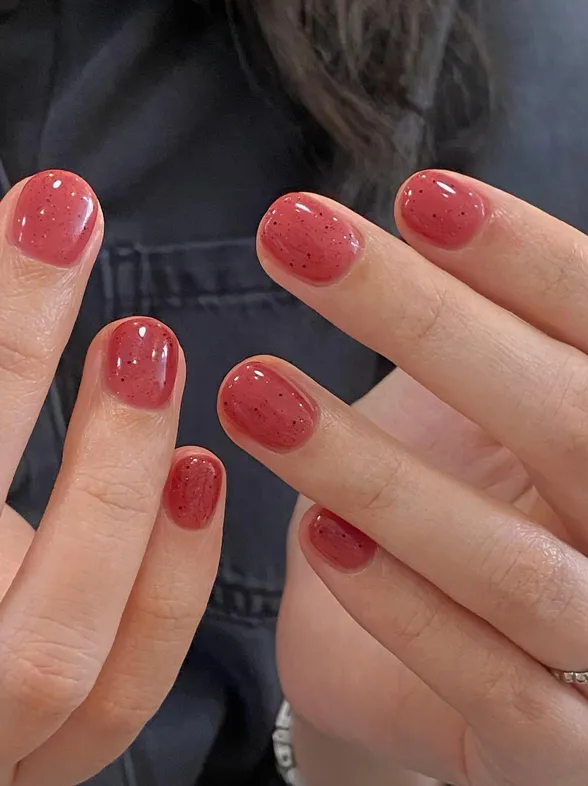 Uñas coreanas: la nueva tendencia en manicura que promete ser la favorita de las mujeres elegantes en verano