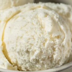 4 ingrédients et 10 minutes : c'est tout ce qu'il vous faut pour réaliser une glace à la vanille sans sorbetière