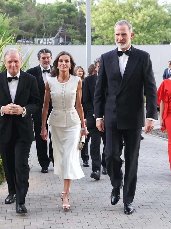 El clon low cost del conjunto de Letizia en los Premios Mariano de Cavia (rebajado en Zara y por menos de 40 euros)