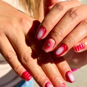 Uñas aura: la tendencia que seguirá arrasando este verano 2025 (con 5 FOTOS e ideas para inspirarte)