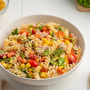 Por qué no se recomienda llevar ensalada de pasta a la playa: esto es lo que deberías tener en cuenta