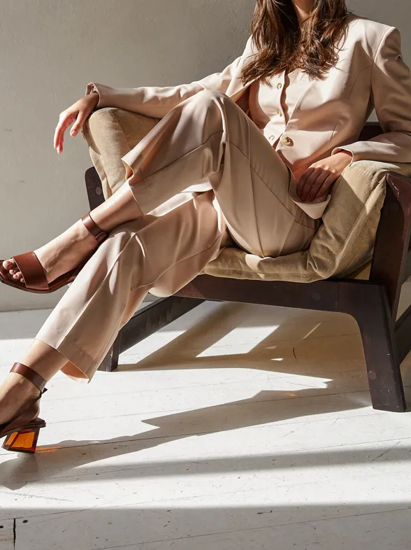 3 pantalones que no se llevarán en otoño de 2024 y 3 que sí según las nuevas colecciones