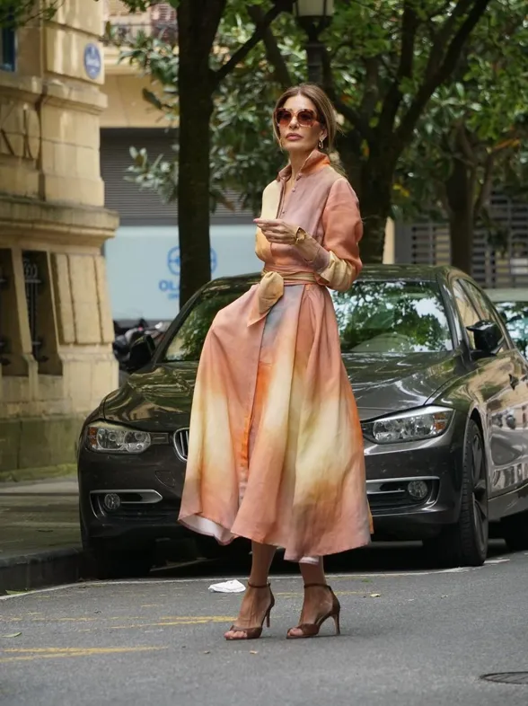 Lidl agotará el vestido túnica que las mujeres elegantes amarán para otoño: midi y afina cintura
