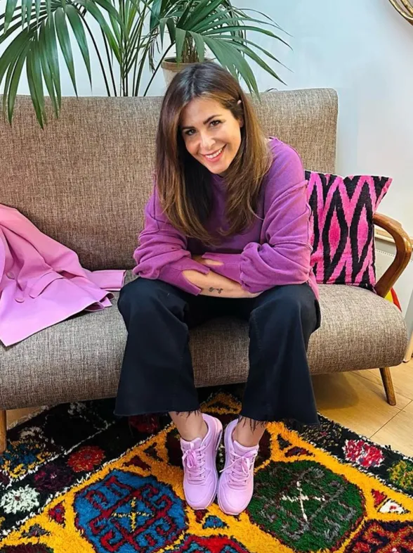 Amazon rebaja a más del 60% las Skechers elegantes que amarán las mujeres de 60: sin cordones y suman altura