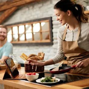 Lidl se supera y rebaja la raclette grill con piedra natural a un precio imbatible para los amantes del Gourmet
