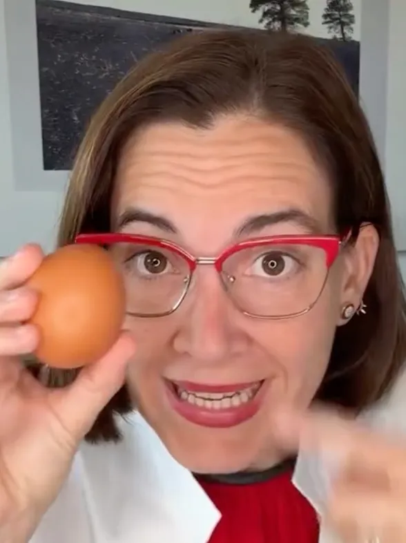 Ni huevo ni queso: este es el alimento con más vitamina D que no puede faltar en tu dieta, según Boticaria García