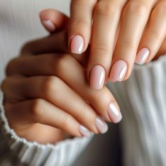 10 propuestas de manicura para septiembre: fáciles de llevar al trabajo y perfectas para presumir de moreno