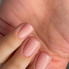 Rubber base: por qué este truco está en boca de todos y es perfecto para que tu manicura quede intacta durante un mes