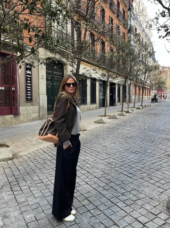 Aldi agotará los pantalones de moda para despedir septiembre por menos de 10 euros (ideales para mayores de 50)