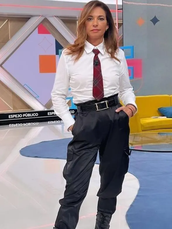 Estos pantalones cargo de Stradivarius son perfectos para vestir moderna después de los 50 en otoño 2024