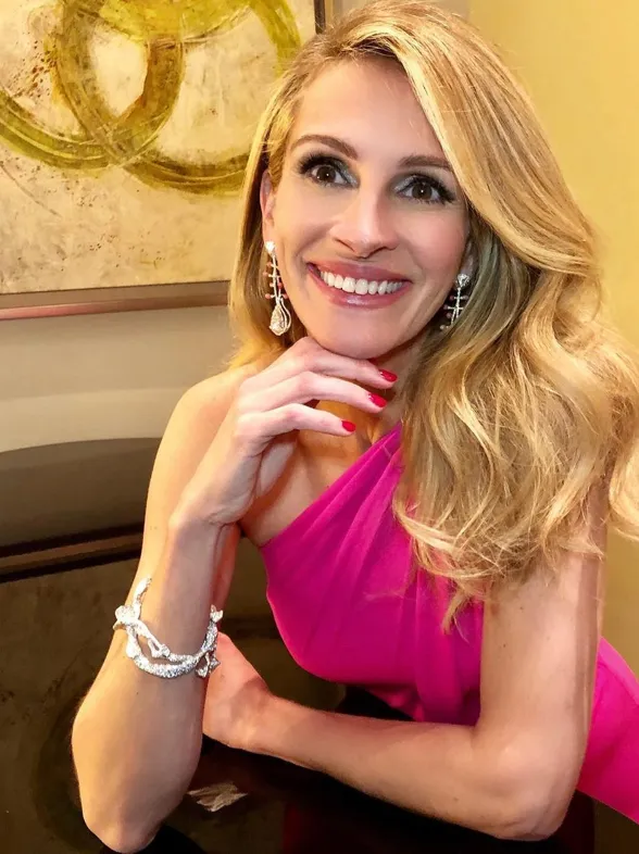 Julia Roberts dice adiós a su melena larga y apuesta por un corte de pelo shaggy bob, perfecto para mayores de 50