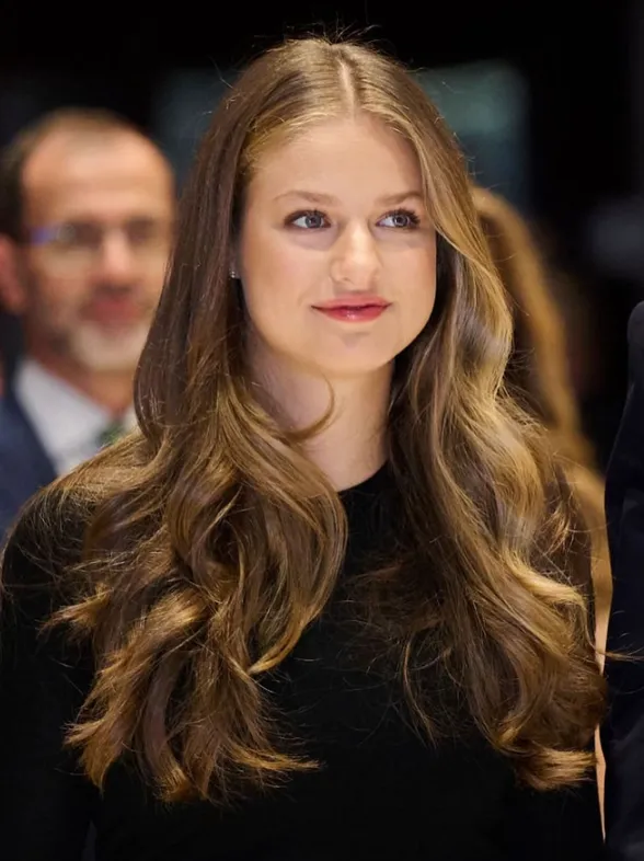 La princesa Leonor cumple 19 años: estos son los básicos de su armario que amarás este otoño/invierno 2025