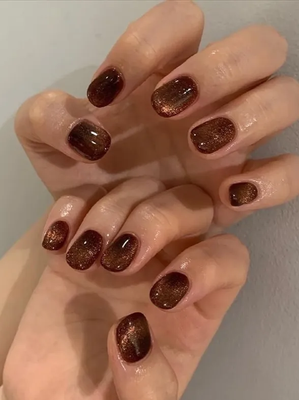 ¿Necesitas ideas para tus uñas esta Navidad? Descubre las 5 tendencias en manicura que arrasan, según las expertas