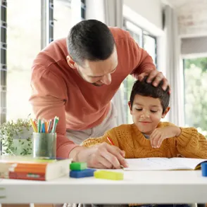 Crianza emocionalmente inmadura: señales de que eres un "egg shell parent" y cómo evitarlo