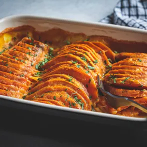 Esta guarnición será tu receta estrella de Navidad: fácil, sabrosa y perfecta para acompañar la carne