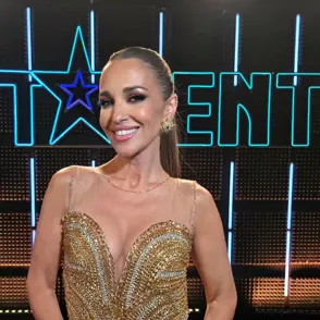 Paula Echevarría agotará el pantalón elegante y estiloso para Nochevieja que las mujeres de 50 amarán por menos de 40€