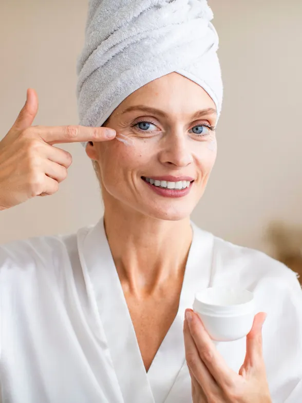 Adiós arrugas: esta es la crema antiedad que redefine tus pómulos hasta en un 42% y promete una piel más firme en 7 días