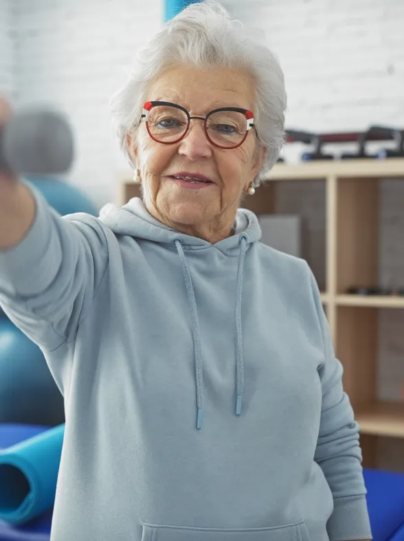 A sus 90 años, esta mujer sigue en forma gracias a esta rutina deportiva de 5 pasos: sencilla y efectiva para cualquiera
