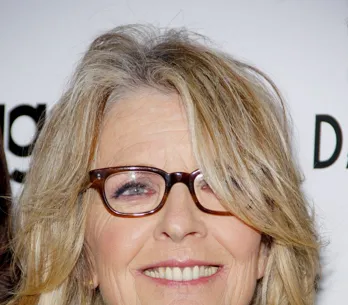 Los 4 cortes de pelo para mujeres mayores de 70 años con gafas que más rejuvenecen el rostro