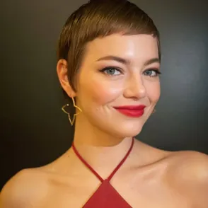 Adiós al corte pixie clásico: el 'pixie Campanilla' es el corte rejuvenecedor que triunfará en Primavera-Verano 2025