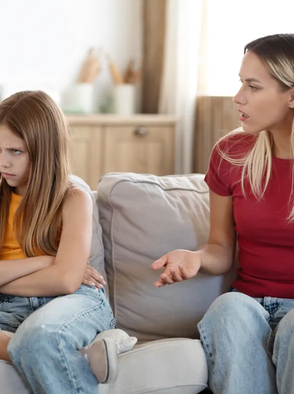 5 comportamientos que revelan si tu hijo está demasiado consentido (y cómo darle la vuelta, según una experta)
