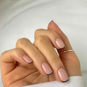 Adiós a la manicura francesa clásica: esta tendencia tan bonita y elegante será la más buscada en 2025