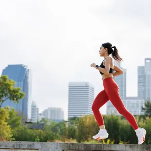 El truco fácil y efectivo de 15 minutos que cambiará por completo tu forma de correr, según un experto