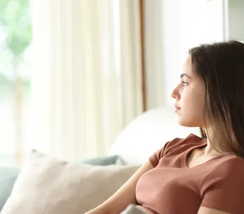 Las personas que no recibieron amor en la infancia tienen en común estos 6 patrones de conducta en la adultez