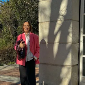 Tamara Falcó arrasa con el conjunto de dos piezas más elegante para Semana Santa: estiliza y sienta bien a todas