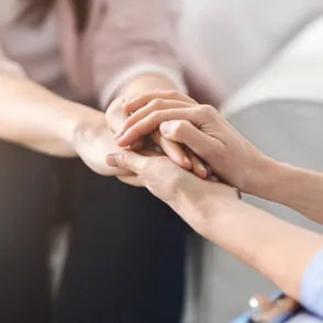 El impacto emocional de la infertilidad: cómo gestionar el duelo y recuperar el equilibrio emocional, según una experta