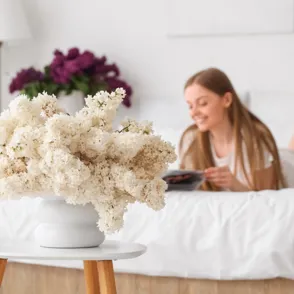 JYSK arrasa con el jarrón de nueva colección más original del momento por solo 7 € (y funciona solo o con flores)