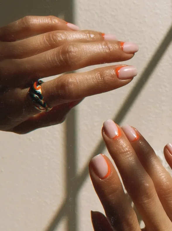 Esta es la nueva forma de uñas que está arrasando en 2025 (y no, no son las almendradas)