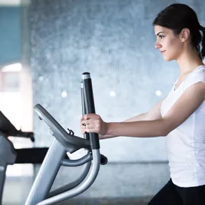 Olvídate de la cinta inclinada: este es el método más efectivo para quemar grasa más rápido, según los entrenadores