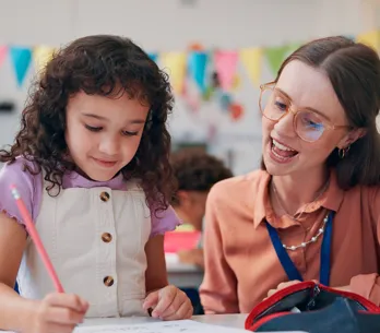 Si el apellido de tu hijo comienza con una de estas letras, podría sacar mejores notas en el colegio, según un estudio