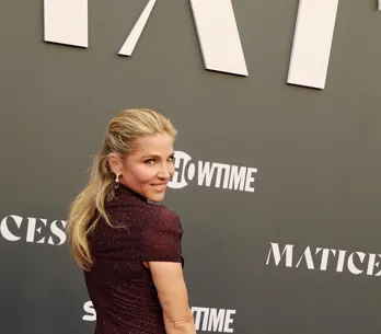 Estos son los 5 tonos de pelo que mejor sientan y rejuvenecen el rostro después de los 50, según un experto