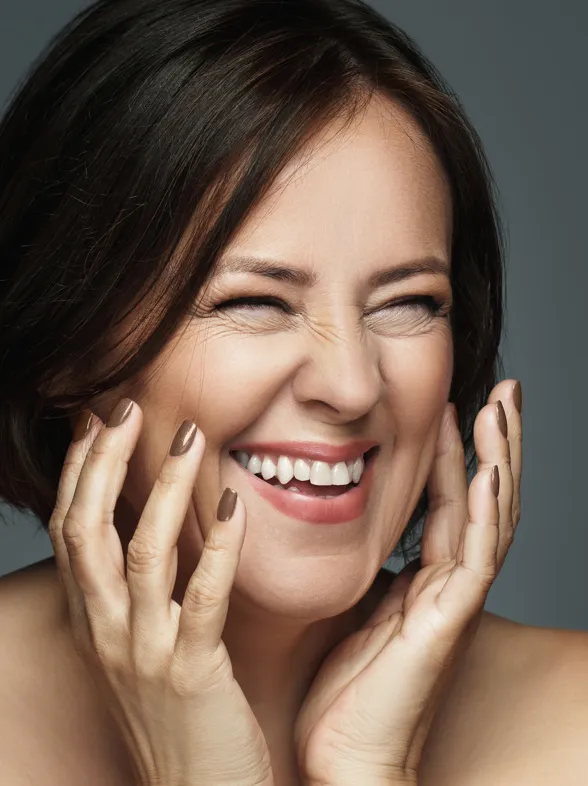 Así es cómo este corte bob a capas transforma su rostro después de los 50: suma volumen, frescura y con efecto lifting