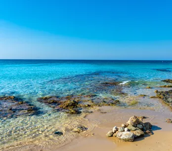 Ni Ibiza ni Cerdeña: las “Maldivas de Salento” son el secreto mejor guardado del sur de Italia para un verano de ensueño