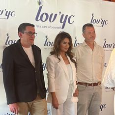 Mónica Cruz (48 años) revela su secreto capilar: “uso champú de cebolla para evitar que el pelo se apelmace”