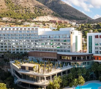 Más allá de Marbella: este nuevo rincón de lujo en la Costa del Sol será la escapada más deseada de este verano 2025