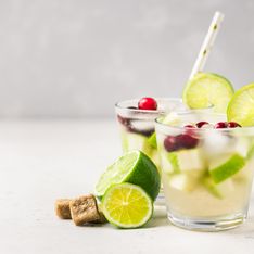 Adiós a la hinchazón y la retención de líquidos: 7 bebidas antiinflamatorias para sentirte más ligera (y saben genial)