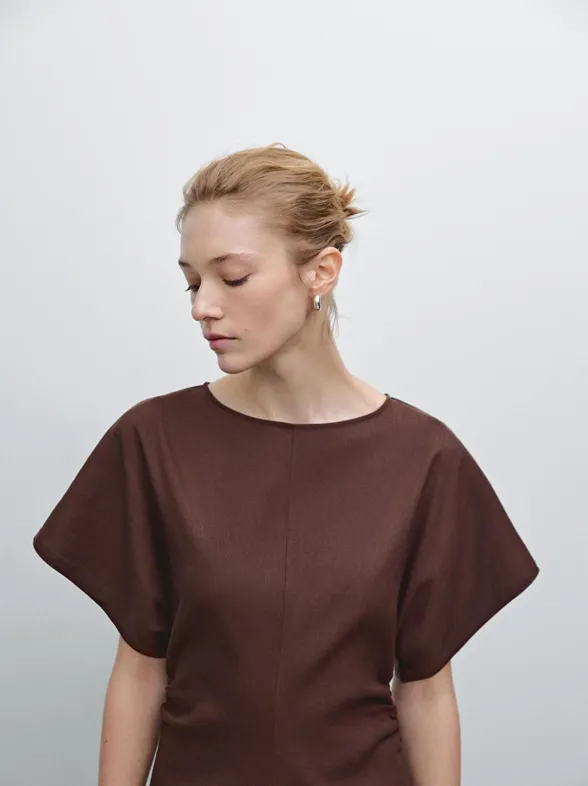Massimo Dutti rebaja (desde 35,95 €) los 10 vestidos elegantes que amarán las mujeres estilosas: midi, satén, lino...